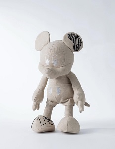ダニエル・アーシャム「Mickey Mouse Plush」