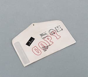 三島喜美代「Pottery Envelope」